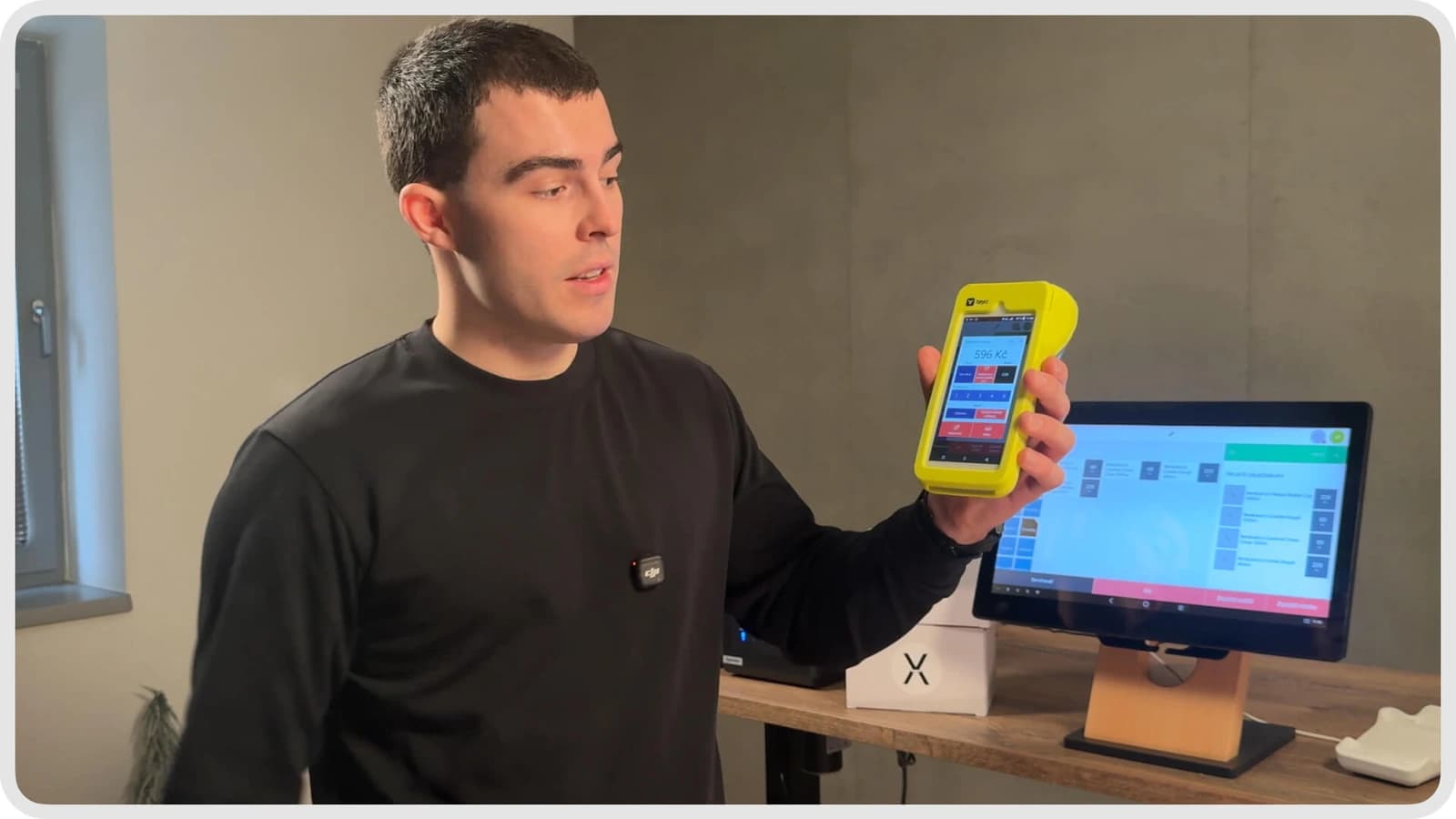 Mobile server device from Storyous with a built-in camera: just hold the customer's phone up and the system automatically reads their loyalty card