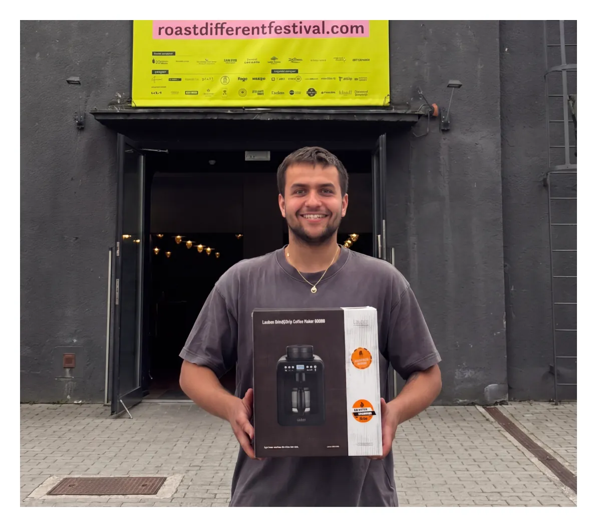 Kávovar, který vyhrál výherce soutěže o kávovar na festivalu Roast Different 2026.
